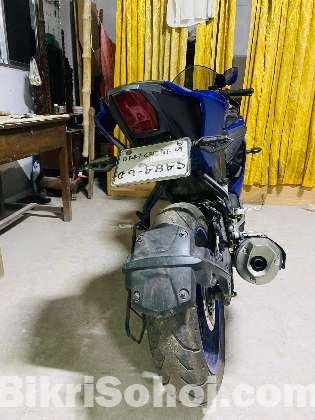Yamaha R15-V3